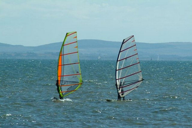 Wind surfing